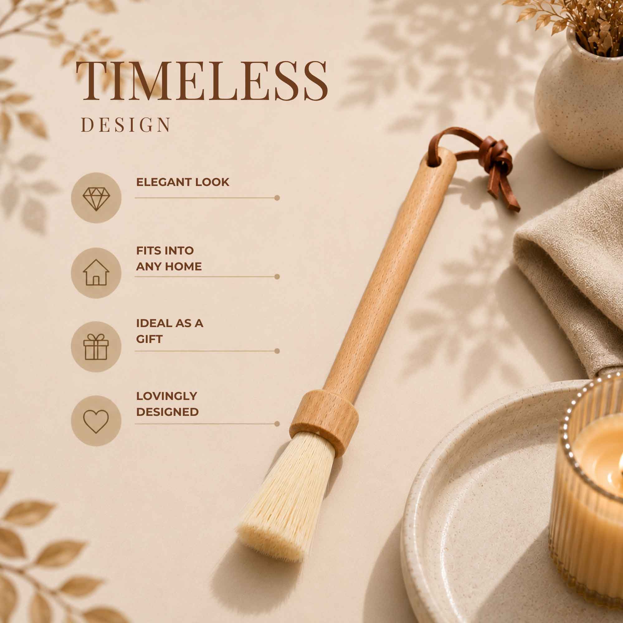 فرشاة غبار خشبية صغيرة معروضة مع منشفة، شمعة ونص تصميم هدية منزلية