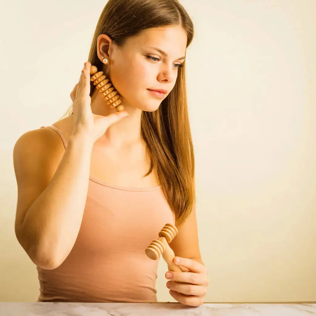 Gros plan sur les têtes de rouleau lisses et les bords finis à la main