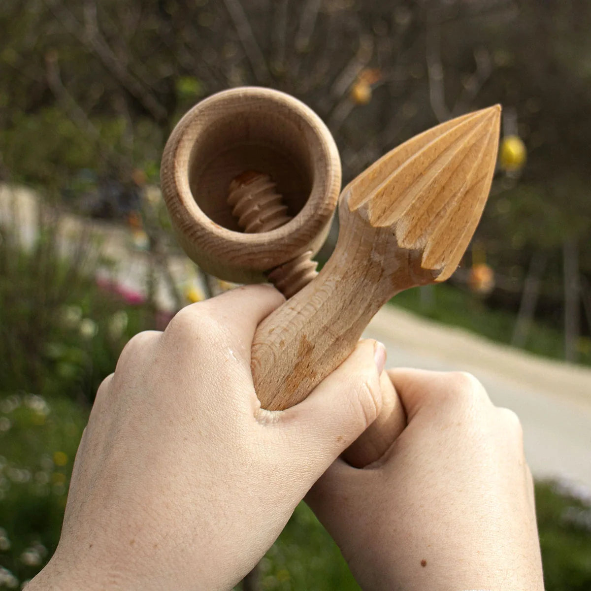 Elegant Kitchen Accessory: Personalized Beech Wood Citrus Slicer with Expert Lemon Wedge Preparation