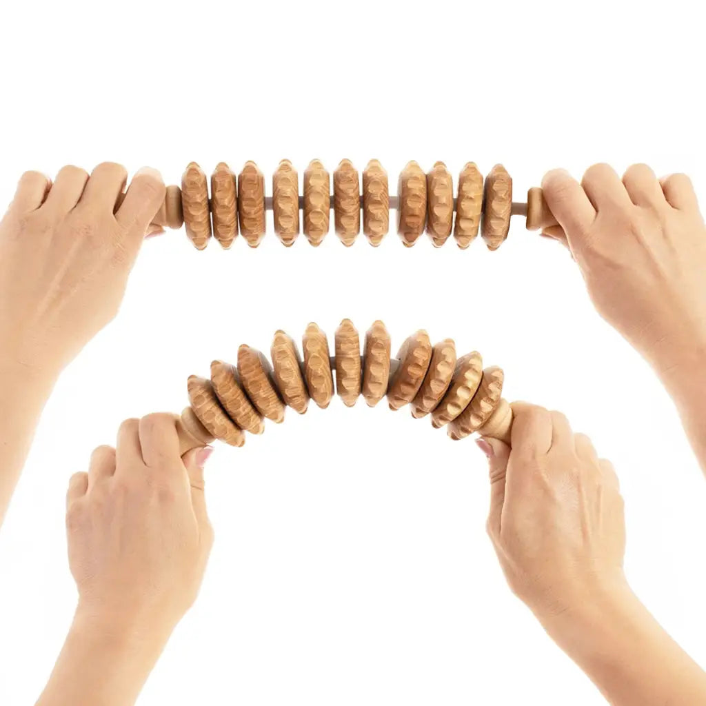 40 cm Flexi beechwood massage roller with segmented body and easy-grip handle