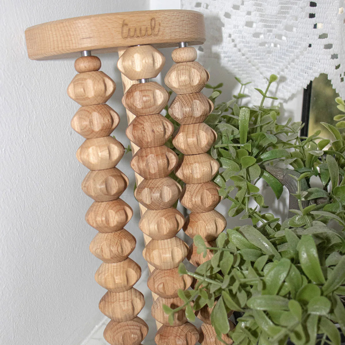 Medium-sized personalized wooden foot roller (26x12cm) for therapeutic massage